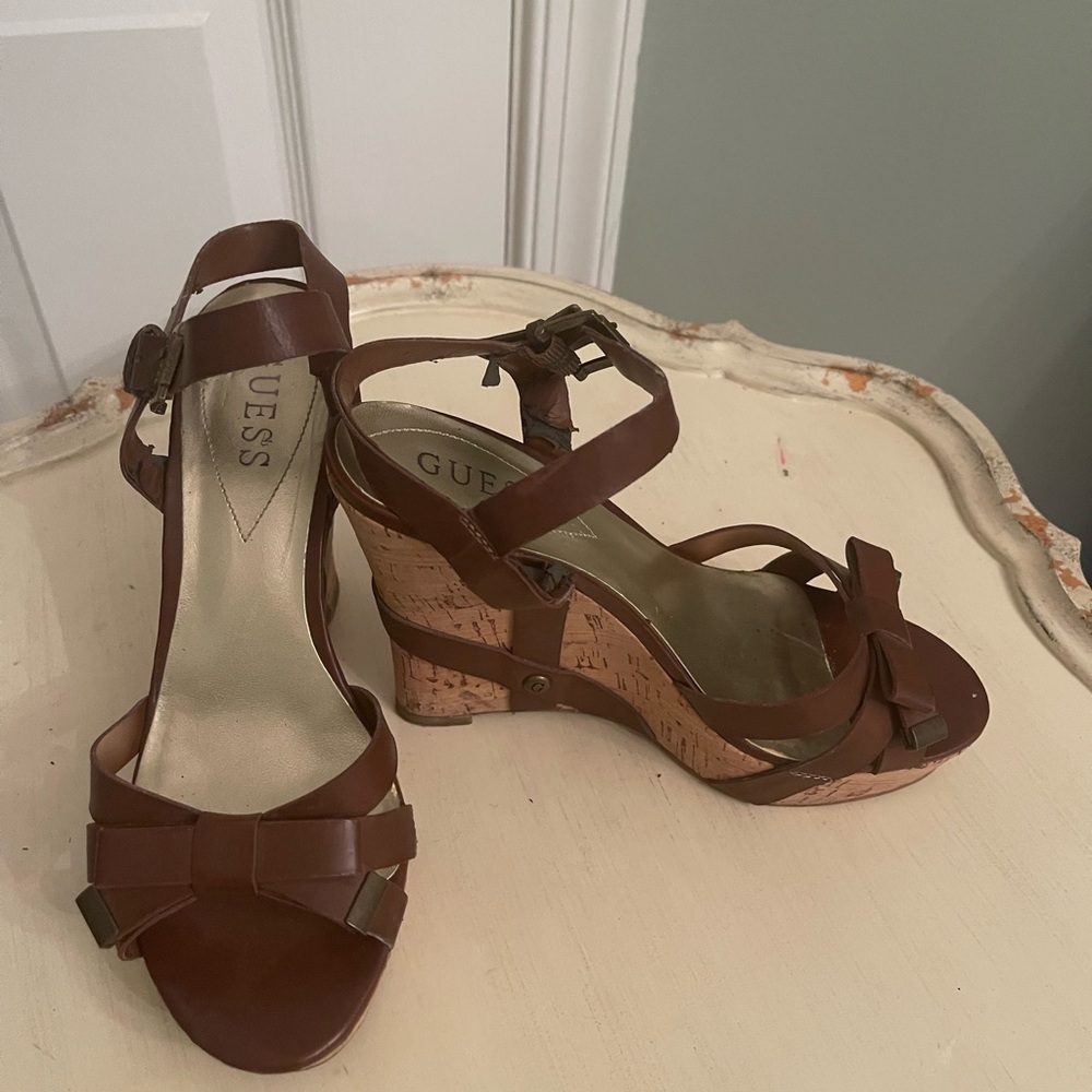 Guess Leather Tan Bow Accent Wedges
